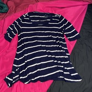 American eagle outfitters navy top with slit sides